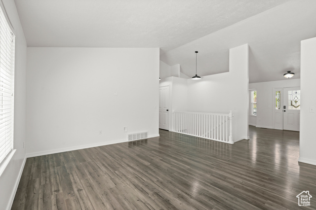 Photo 13 for MLS #2067095 at 75 Voyager Cir