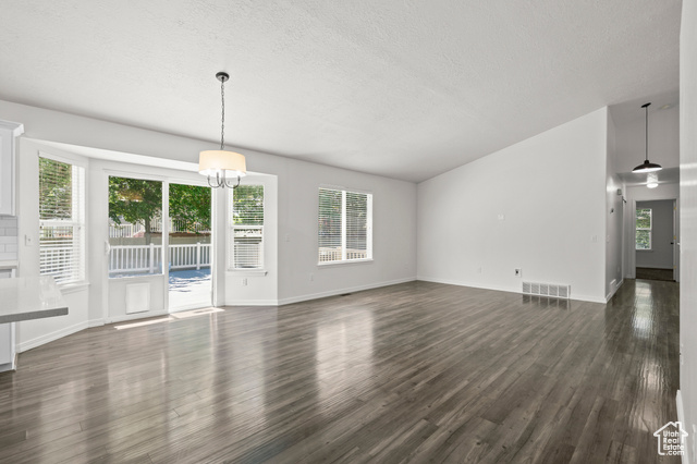 Photo 11 for MLS #2067095 at 75 Voyager Cir