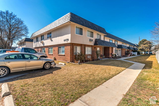 One family has lived in this townhome for more than 40 years. Hard to find a townhome with a bath in the primary bedroom, plus a full bath for the second bedroom. The bar/ divider located between the kitchen eating area and the family room is included. Sellers willing to give a carpet allowance to a strong offer.