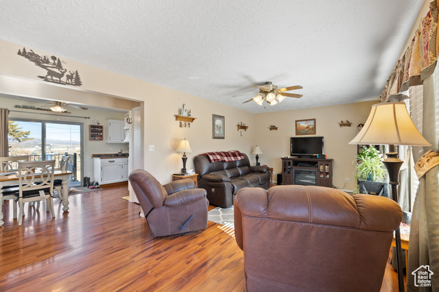 Photo 7 for MLS #2067527 at 879 E Main St