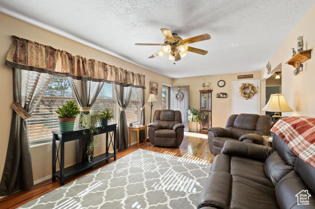 Photo 10 for MLS #2067527 at 879 E Main St
