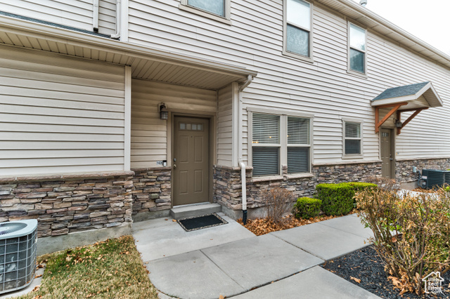 1424 W STONE MEADOW DR, West Jordan UT 84088