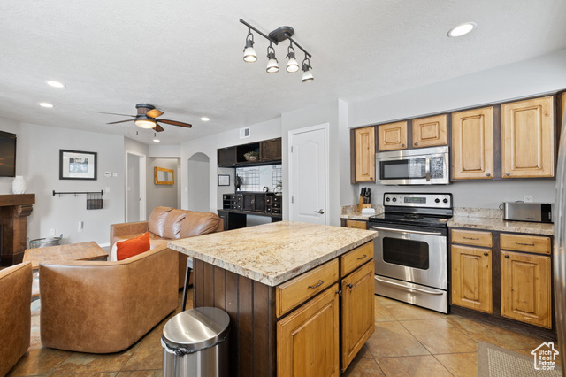 Photo 12 for MLS #2068082 at 1808 W Fox Bay Dr #B202