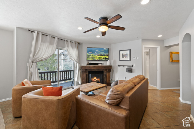 Photo 4 for MLS #2068082 at 1808 W Fox Bay Dr #B202