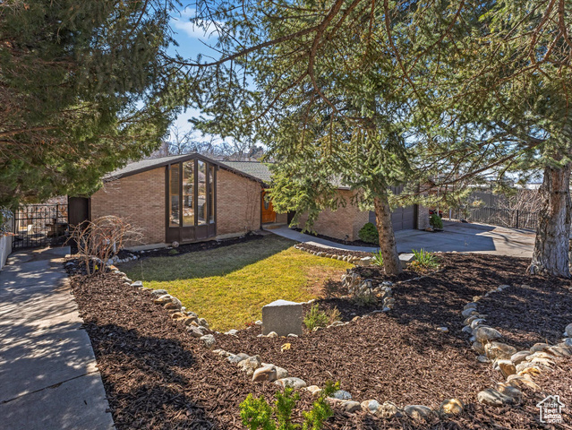 2458 E GRANITE HILLS CIR, Sandy UT 84092