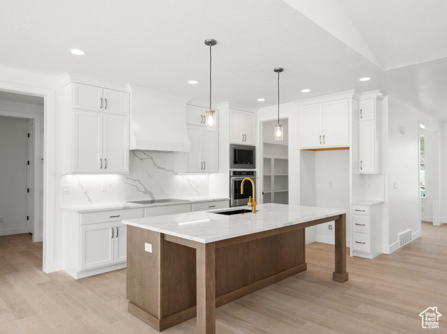 Photo 4 for MLS #2068418 at 2387 E Canyon Crest Dr #44