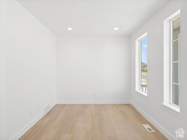 Photo 13 for MLS #2068418 at 2387 E Canyon Crest Dr #44