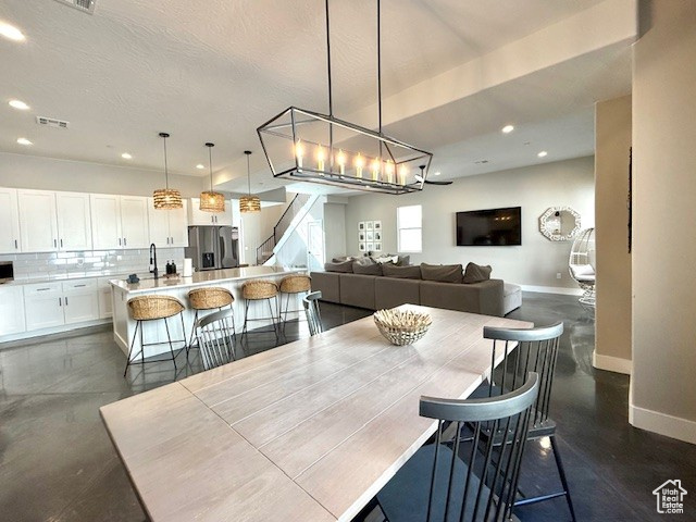 Photo 9 for MLS #2068472 at 4258 W Cambridge Pkwy