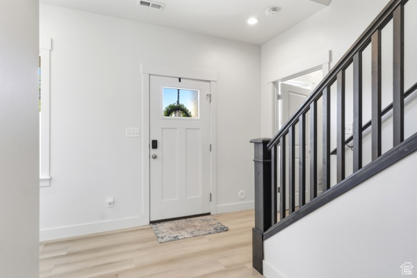 Photo 5 for MLS #2068513 at 637 S 4th W