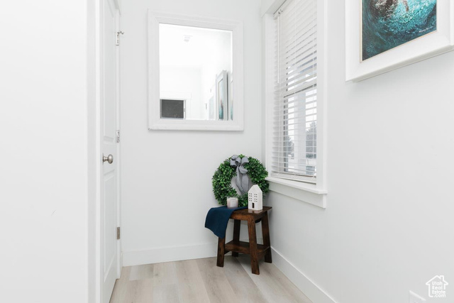 Photo 4 for MLS #2068513 at 637 S 4th W