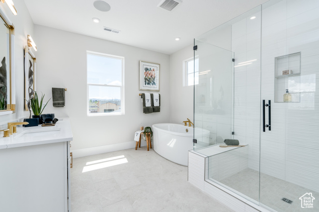 Photo 13 for MLS #2068773 at 418 N Pinnacle Ct #44