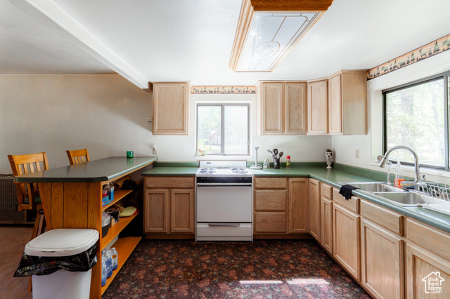 Photo 5 for MLS #2068850 at 1270 W Strawberry Point Rd