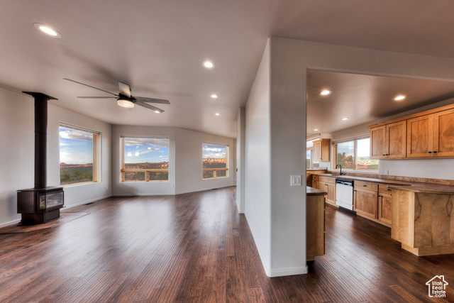 Photo 9 for MLS #2068888 at 27 Behind The Rocks Dr