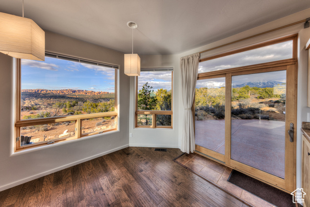 Photo 11 for MLS #2068888 at 27 Behind The Rocks Dr