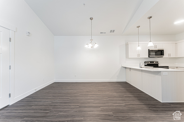 Photo 4 for MLS #2068906 at 4777 S Alder Ln #E303