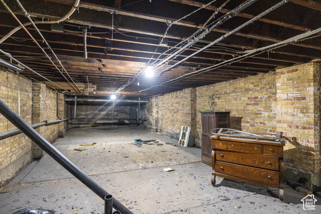 Photo 68 for MLS #2068921 at 222 W Broadway