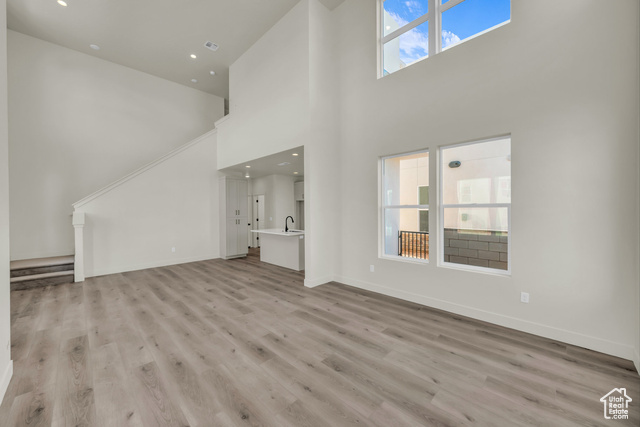 Photo 7 for MLS #2068971 at 560 W Aqua Cv #506