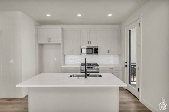Photo 14 for MLS #2068971 at 560 W Aqua Cv #506