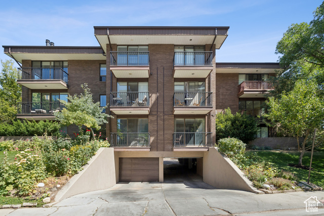 Photo 28 for MLS #2069020 at 939 S Donner Way #A201