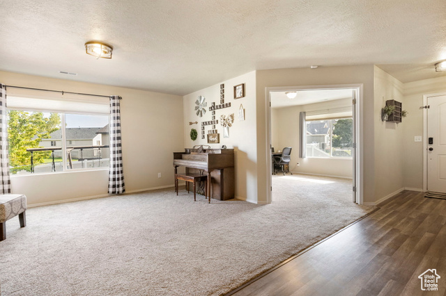 Photo 8 for MLS #2069264 at 5943 N Bleeker