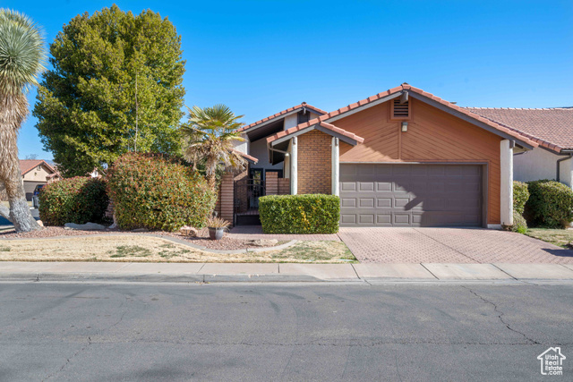 MLS #2069375                     located at 545 Valley View Dr  #18,
                     St. George, UT