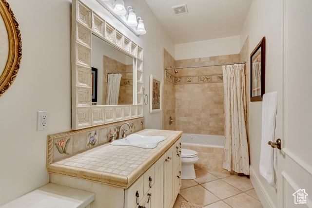 Photo 36 for MLS #2069388 at 196 S Holly Dr