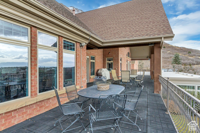 Photo 14 for MLS #2069388 at 196 S Holly Dr