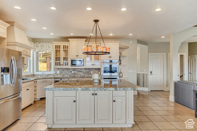 Photo 7 for MLS #2069388 at 196 S Holly Dr