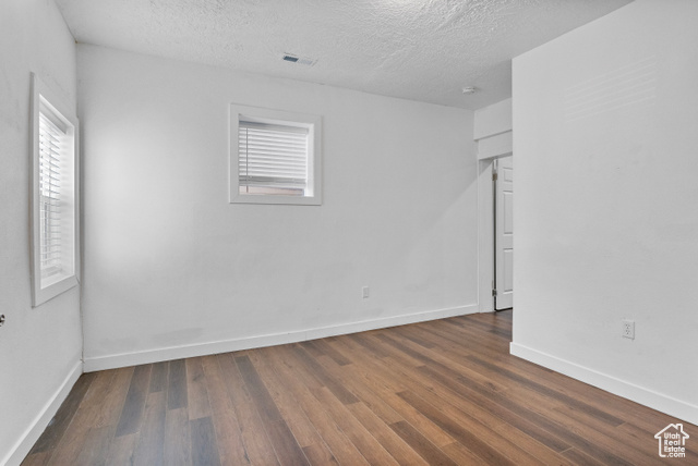 Photo 11 for MLS #2069627 at 739 24th St