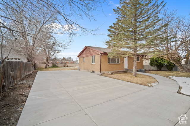 446 E MOUNTAIN VIEW DR, Sandy UT 84070