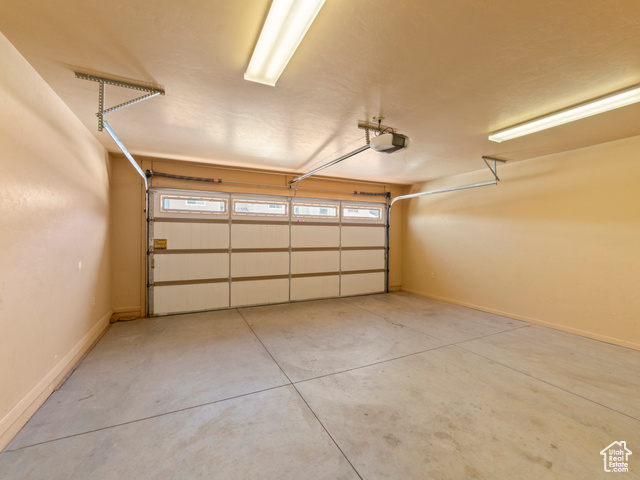 Photo 38 for MLS #2070035 at 2 Desert Wind Dr #2