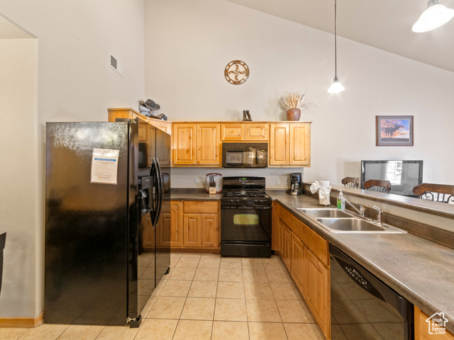 Photo 8 for MLS #2070035 at 2 Desert Wind Dr #2