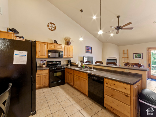 Photo 7 for MLS #2070035 at 2 Desert Wind Dr #2