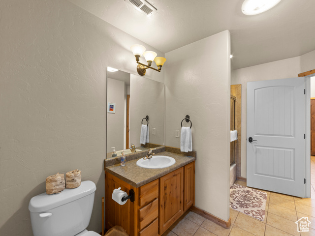 Photo 19 for MLS #2070035 at 2 Desert Wind Dr #2