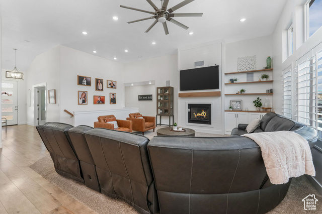 Photo 6 for MLS #2070087 at 3065 E Lake Vista Dr