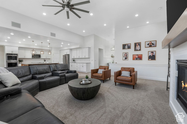 Photo 7 for MLS #2070087 at 3065 E Lake Vista Dr