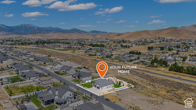 Photo 3 for MLS #2070087 at 3065 E Lake Vista Dr