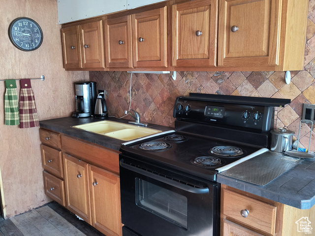 Photo 3 for MLS #2070152 at 45 E Ivy St