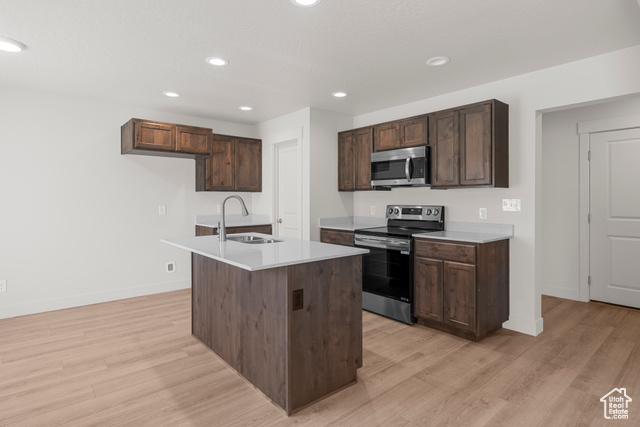Photo 3 for MLS #2070157 at 4002 S Woodland Ave #348