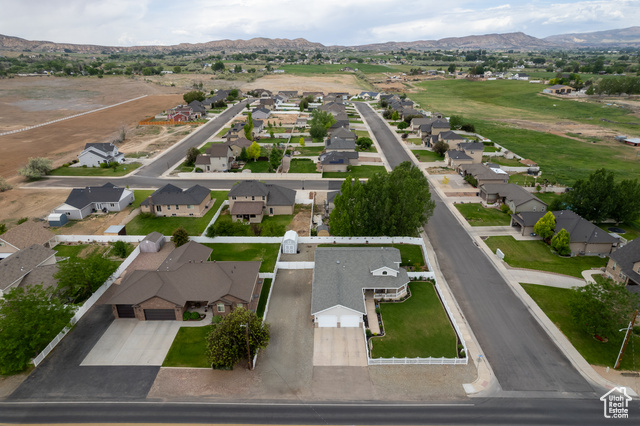 Photo 4 for MLS #2070290 at 2922 S 500 East