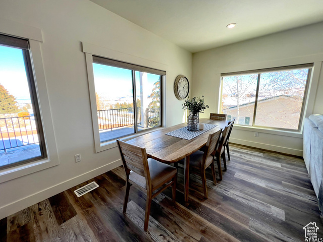 Photo 10 for MLS #2070383 at 833 W Sunrise Cir