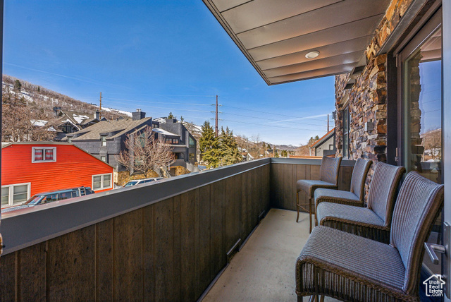 Photo 16 for MLS #2070598 at 820 Park Ave #203