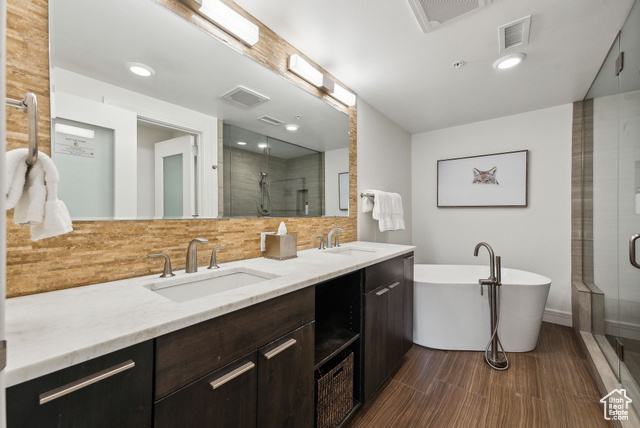 Photo 21 for MLS #2070598 at 820 Park Ave #203