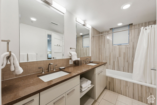 Photo 29 for MLS #2070598 at 820 Park Ave #203