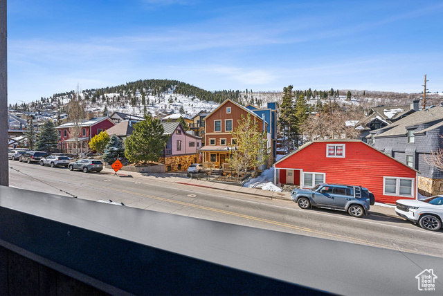 Photo 2 for MLS #2070598 at 820 Park Ave #203