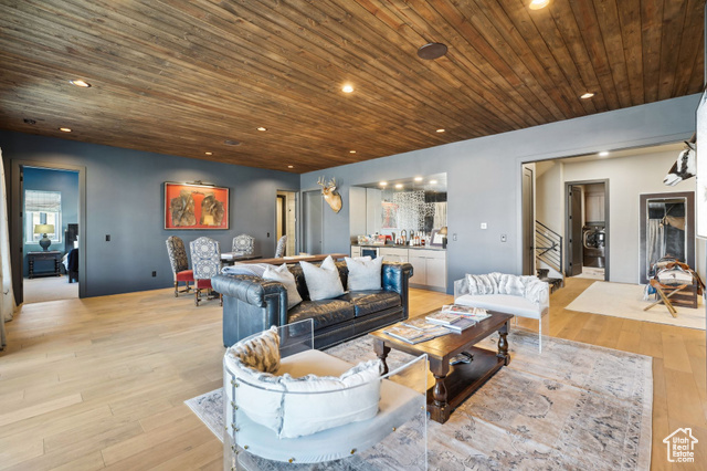 Photo 23 for MLS #2070967 at 5329 N Lauralwood St #A3