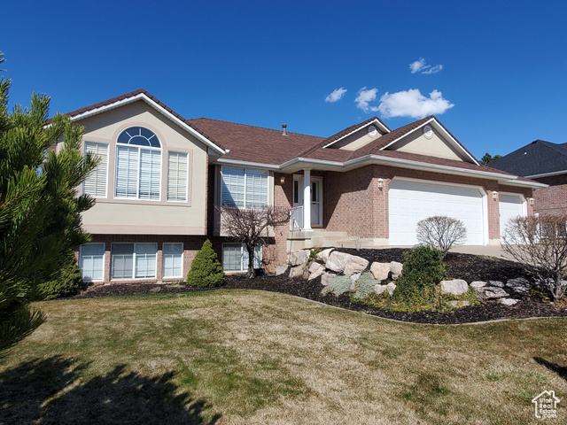 Photo 2 for MLS #2070982 at 1913 E 75 South