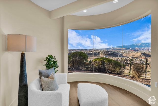 Photo 15 for MLS #2071336 at 2031 E Cliff Point Dr