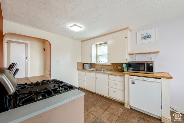 Photo 8 for MLS #2071385 at 2348 Iowa Ave