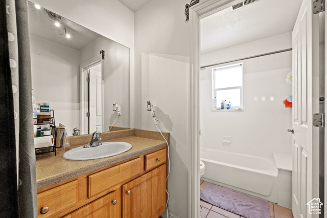 Photo 13 for MLS #2071590 at 422 N Hodges Ln